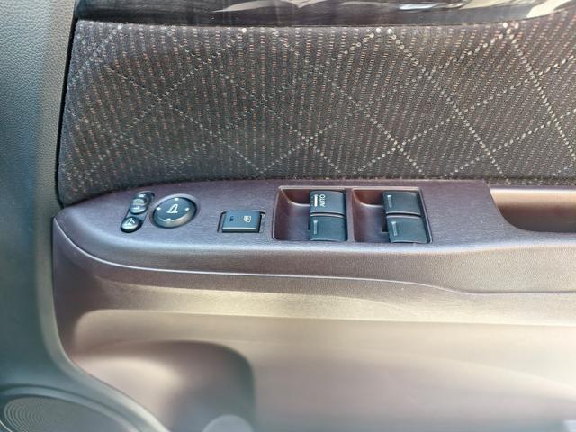 Ｎ－ＯＮＥ プレミアム　電動格納ドアミラー　運転席エアバック　イモビライザー　ＵＳＢ接続　ＥＴＣ装備　バックモニター　助手席エアバック　パワーステ　衝突安全ボディ　フルオートエアコン　スマ－トキ－　キーレス　ナビ　ＡＢＳ（28枚目）