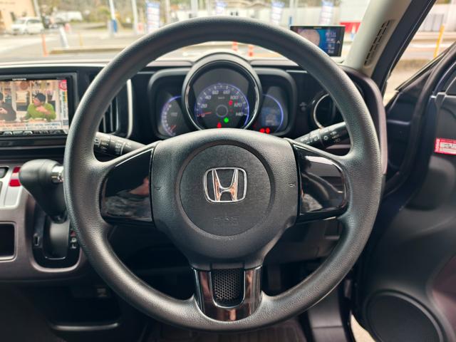 Ｎ－ＯＮＥ プレミアム　ツアラー　ブルートゥースオーディオ　Ｒカメ　ベンチＳ　地デジ　ドライブレコーダ　Ｗエアバック　ＥＴＣ車載器　スマ－トキ－　ＶＳＡ　ＡＡＣ　キーレス　ターボ　ナビＴＶ　盗難防止装置　エアバック　パワステ　ＵＳＢ（23枚目）