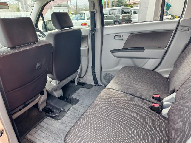 ＡＺワゴン ＸＧ　セキュリティー　電格ドアミラー　ベンチシートフルフラット　ダブルエアバッグ　キーレス付　運転席エアバッグ　ＰＳ　ＡＣ　衝突安全ボディ　パワーウィンド（16枚目）