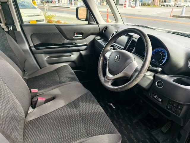 スペーシアカスタム ＴＳ　アイドルストップ　ＢＴ接続　フルセグ地デジ　Ｒカメラ　フルオートエアコン　フルフラットシート　ターボ車　盗難防止装置　ＡＵＴＯライト　ナビＴＶ　スマートキ－　パワーウインドウ　ＳＲＳ　ＥＴＣ　ＵＳＢ（12枚目）