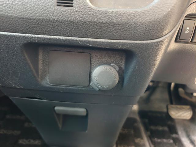 スペーシアカスタム ＴＳ　アイドルストップ　ＢＴ接続　フルセグ地デジ　Ｒカメラ　フルオートエアコン　フルフラットシート　ターボ車　盗難防止装置　ＡＵＴＯライト　ナビＴＶ　スマートキ－　パワーウインドウ　ＳＲＳ　ＥＴＣ　ＵＳＢ（29枚目）