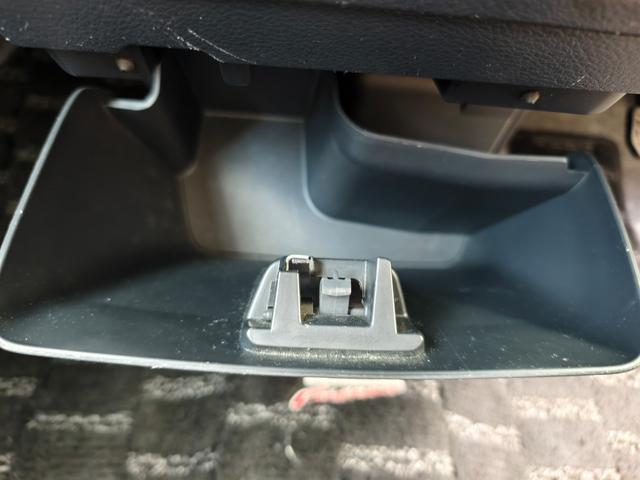 スペーシアカスタム ＴＳ　アイドルストップ　ＢＴ接続　フルセグ地デジ　Ｒカメラ　フルオートエアコン　フルフラットシート　ターボ車　盗難防止装置　ＡＵＴＯライト　ナビＴＶ　スマートキ－　パワーウインドウ　ＳＲＳ　ＥＴＣ　ＵＳＢ（33枚目）