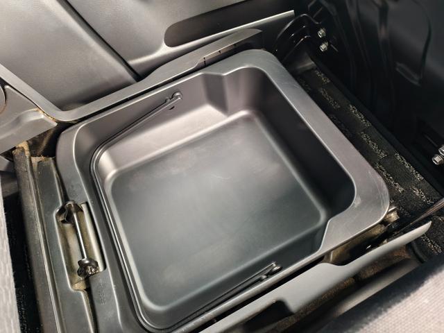 スペーシアカスタム ＴＳ　アイドルストップ　ＢＴ接続　フルセグ地デジ　Ｒカメラ　フルオートエアコン　フルフラットシート　ターボ車　盗難防止装置　ＡＵＴＯライト　ナビＴＶ　スマートキ－　パワーウインドウ　ＳＲＳ　ＥＴＣ　ＵＳＢ（35枚目）