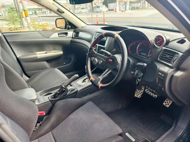 インプレッサ Ｓ－ＧＴ　スポーツパッケージ　タイミングベルト交換済み　社外マフラー　車高調　ＡＤＶＡＮホイール　追加メーター　レカロシート　ローダウン　クルコン　オートエアコン　ＥＴＣ　電動格納ミラー　ＡＢＳ　盗難防止システム　衝突安全ボディ（12枚目）