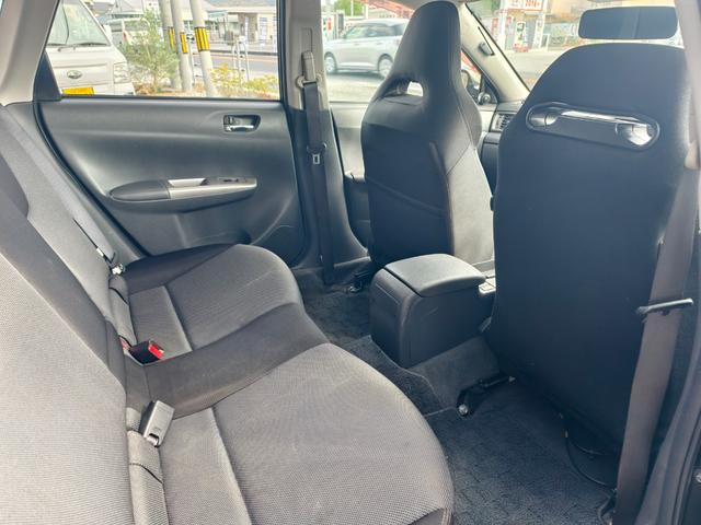 インプレッサ Ｓ－ＧＴ　スポーツパッケージ　タイミングベルト交換済み　社外マフラー　車高調　ＡＤＶＡＮホイール　追加メーター　レカロシート　ローダウン　クルコン　オートエアコン　ＥＴＣ　電動格納ミラー　ＡＢＳ　盗難防止システム　衝突安全ボディ（16枚目）