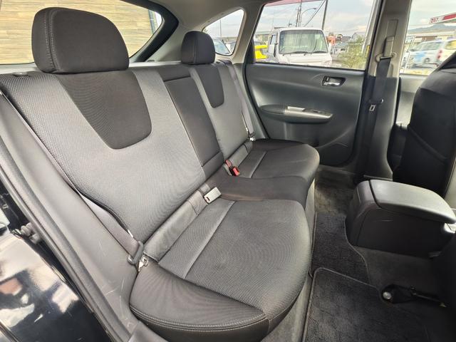 インプレッサ Ｓ－ＧＴ　スポーツパッケージ　タイミングベルト交換済み　社外マフラー　車高調　ＡＤＶＡＮホイール　追加メーター　レカロシート　ローダウン　クルコン　オートエアコン　ＥＴＣ　電動格納ミラー　ＡＢＳ　盗難防止システム　衝突安全ボディ（17枚目）