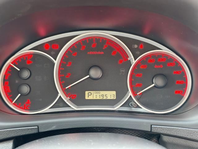インプレッサ Ｓ－ＧＴ　スポーツパッケージ　タイミングベルト交換済み　社外マフラー　車高調　ＡＤＶＡＮホイール　追加メーター　レカロシート　ローダウン　クルコン　オートエアコン　ＥＴＣ　電動格納ミラー　ＡＢＳ　盗難防止システム　衝突安全ボディ（24枚目）