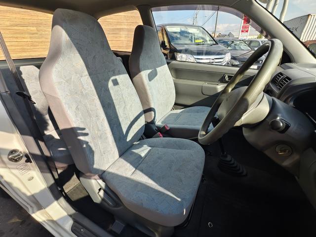 ミニカ ライラ　５速マニュアル　ワンオーナー　パワステ　衝突安全ボディ　マニュアルエアコン　手動開閉ウインドウ　純正ラジオデッキ　スペアキー（13枚目）