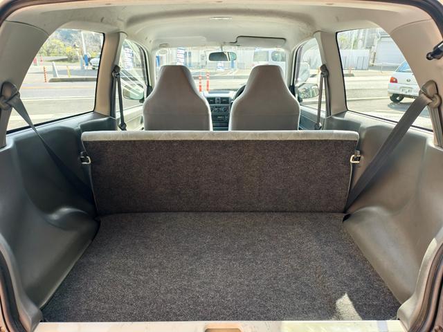 ミニカ ライラ　５速マニュアル　ワンオーナー　パワステ　衝突安全ボディ　マニュアルエアコン　手動開閉ウインドウ　純正ラジオデッキ　スペアキー（18枚目）