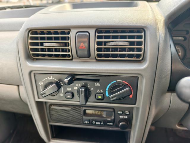 ミニカ ライラ　５速マニュアル　ワンオーナー　パワステ　衝突安全ボディ　マニュアルエアコン　手動開閉ウインドウ　純正ラジオデッキ　スペアキー（22枚目）