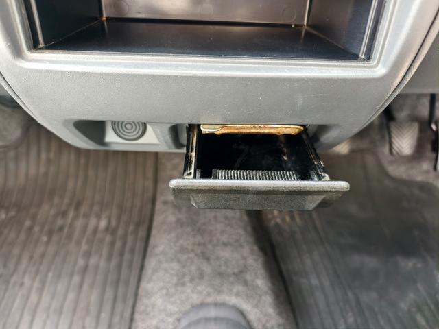 ミニカ ライラ　５速マニュアル　ワンオーナー　パワステ　衝突安全ボディ　マニュアルエアコン　手動開閉ウインドウ　純正ラジオデッキ　スペアキー（24枚目）