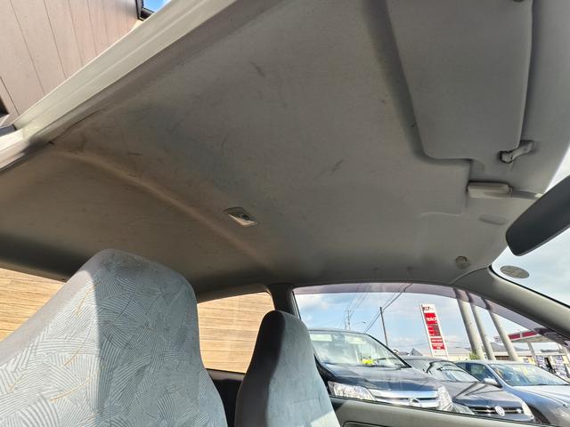 ミニカ ライラ　５速マニュアル　ワンオーナー　パワステ　衝突安全ボディ　マニュアルエアコン　手動開閉ウインドウ　純正ラジオデッキ　スペアキー（26枚目）