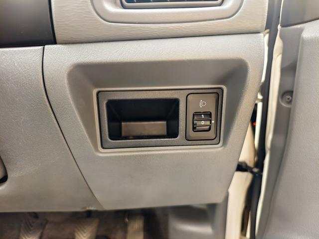 ミニカ ライラ　５速マニュアル　ワンオーナー　パワステ　衝突安全ボディ　マニュアルエアコン　手動開閉ウインドウ　純正ラジオデッキ　スペアキー（28枚目）