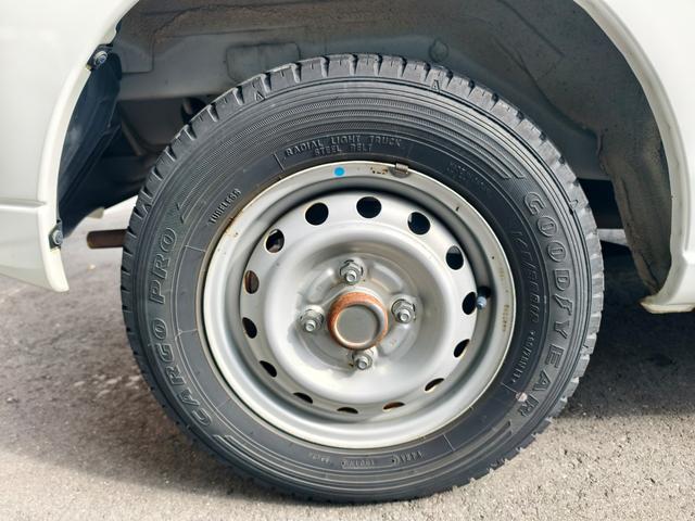 ミニカ ライラ　５速マニュアル　ワンオーナー　パワステ　衝突安全ボディ　マニュアルエアコン　手動開閉ウインドウ　純正ラジオデッキ　スペアキー（32枚目）