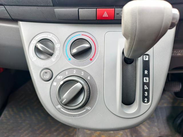 ムーヴ Ｌ　イモビ　キーフリーシステム　ＰＷ　Ｗエアバック　安全ボディ　運転席エアバック　ＡＣ　パワステ　フルフラット可　スペアキー　スペアタイヤ（26枚目）