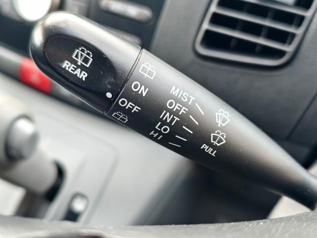 ムーヴ Ｌ　イモビ　キーフリーシステム　ＰＷ　Ｗエアバック　安全ボディ　運転席エアバック　ＡＣ　パワステ　フルフラット可　スペアキー　スペアタイヤ（35枚目）