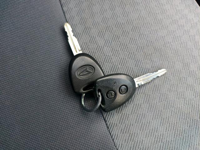 ムーヴ Ｌ　イモビ　キーフリーシステム　ＰＷ　Ｗエアバック　安全ボディ　運転席エアバック　ＡＣ　パワステ　フルフラット可　スペアキー　スペアタイヤ（36枚目）