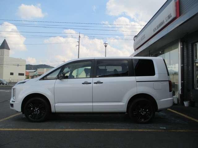 デリカD:5 ブラックエディション メモリーナビ・電動ステップ オートクルーズコントロール 両側自動スライドドア パワーバックゲート LEDヘッドランプ 4WD 電動シート スマートキー シートヒーター フルセグTV 誤発進抑制機能(6枚目)