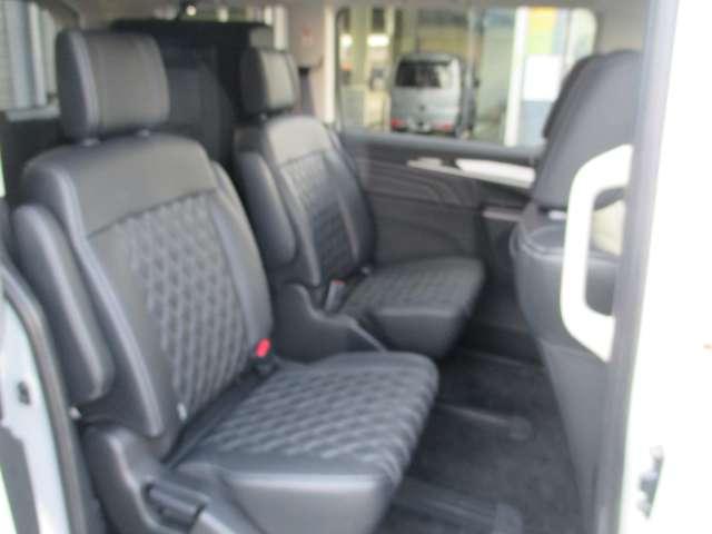 デリカD:5 ブラックエディション メモリーナビ・電動ステップ オートクルーズコントロール 両側自動スライドドア パワーバックゲート LEDヘッドランプ 4WD 電動シート スマートキー シートヒーター フルセグTV 誤発進抑制機能(12枚目)