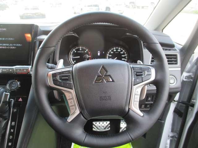 デリカD:5 ブラックエディション メモリーナビ・電動ステップ オートクルーズコントロール 両側自動スライドドア パワーバックゲート LEDヘッドランプ 4WD 電動シート スマートキー シートヒーター フルセグTV 誤発進抑制機能(13枚目)