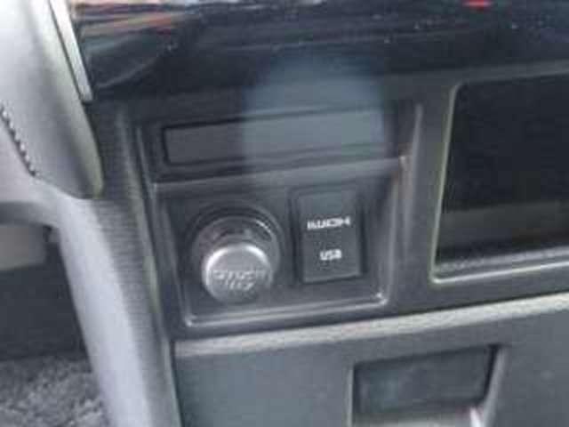 デリカD:5 ブラックエディション メモリーナビ・電動ステップ オートクルーズコントロール 両側自動スライドドア パワーバックゲート LEDヘッドランプ 4WD 電動シート スマートキー シートヒーター フルセグTV 誤発進抑制機能(17枚目)