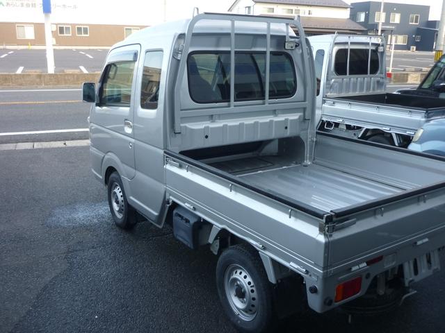スーパーキャリイ Ｘ　４ＷＤ　オートマ　エアコン　パワステ　パワーウインドウ　モケットシート　フォグランプ（6枚目）