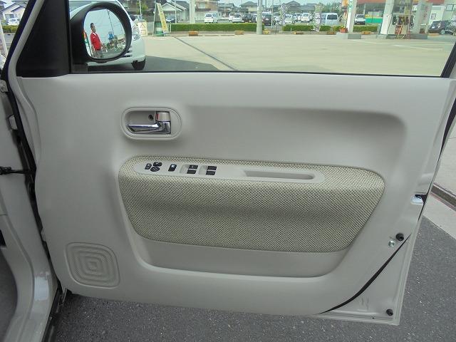 S 届出済み未使用車 全方位モニター用カメラパッケージ装着車 禁煙車 修復歴無し(9枚目)
