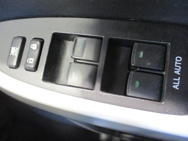 S 社外HDDナビ フルセグTV CD・DVD ETC・プッシュスタート スマートキー バックカメラ オートライト オートエアコン ステアリングリモコン HIDライト 電動格納ミラー(18枚目)
