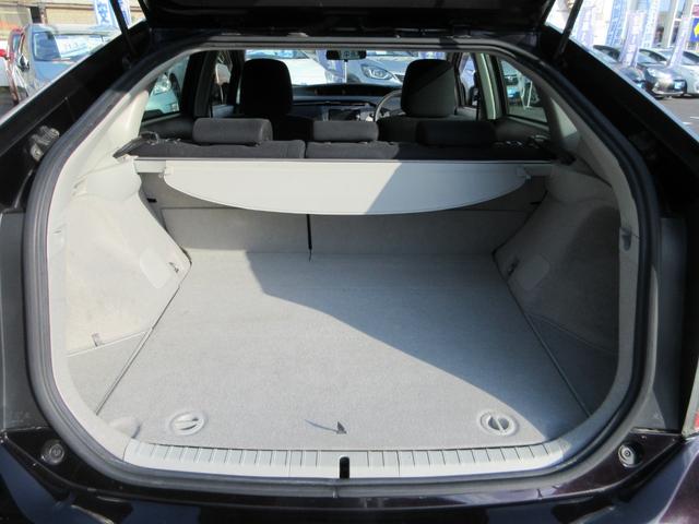 プリウス Ｓ　全国１年保証　社外ＳＤナビ　禁煙車　Ｂｌｕｅｔｏｏｔｈ接続　バックモニター　フルセグＴＶ　ＣＤ／ＤＶＤ再生　ＥＴＣ　ステアリングリモコン　衝突安全ボディー　盗難防止システム　運転席・助手席エアバッグ（15枚目）