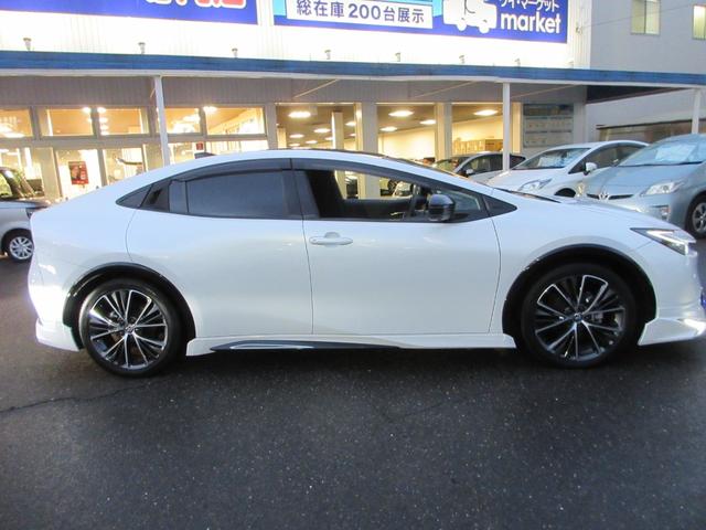 プリウス Ｚ　ユーザー下取り車　パノラミックビューモニター　モデリスタエアロ　　１２．３インチディスプレイオーディオ　サンルーフ　レーダークルーズコントロール　ＡＣ１００Ｖ　Ｂｌｕｅｔｏｏｔｈ接続　バックモニター（10枚目）