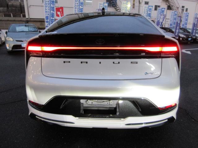 プリウス Ｚ　ユーザー下取り車　パノラミックビューモニター　モデリスタエアロ　　１２．３インチディスプレイオーディオ　サンルーフ　レーダークルーズコントロール　ＡＣ１００Ｖ　Ｂｌｕｅｔｏｏｔｈ接続　バックモニター（13枚目）