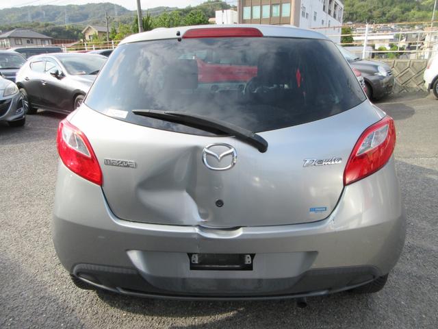 デミオ １３Ｃ　ユーザー下取車　禁煙車　ＥＴＣ　オーディオレス　衝突安全ボディー　運転席・助手席エアバッグ（14枚目）