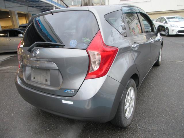 ノート メダリスト　ユーザー下取り車　禁煙車　純正ＳＤナビ　Ｂｌｕｅｔｏｏｔｈ接続　バックモニター　アラウンドビューモニター　フルセグＴＶ　ＣＤ／ＤＶＤ再生　ＥＴＣ　衝突安全ボディー　盗難防止システム　エアバッグ（13枚目）