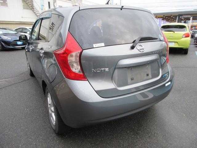 ノート メダリスト　ユーザー下取り車　禁煙車　純正ＳＤナビ　Ｂｌｕｅｔｏｏｔｈ接続　バックモニター　アラウンドビューモニター　フルセグＴＶ　ＣＤ／ＤＶＤ再生　ＥＴＣ　衝突安全ボディー　盗難防止システム　エアバッグ（15枚目）