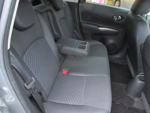 ノート メダリスト　ユーザー下取り車　禁煙車　純正ＳＤナビ　Ｂｌｕｅｔｏｏｔｈ接続　バックモニター　アラウンドビューモニター　フルセグＴＶ　ＣＤ／ＤＶＤ再生　ＥＴＣ　衝突安全ボディー　盗難防止システム　エアバッグ（19枚目）