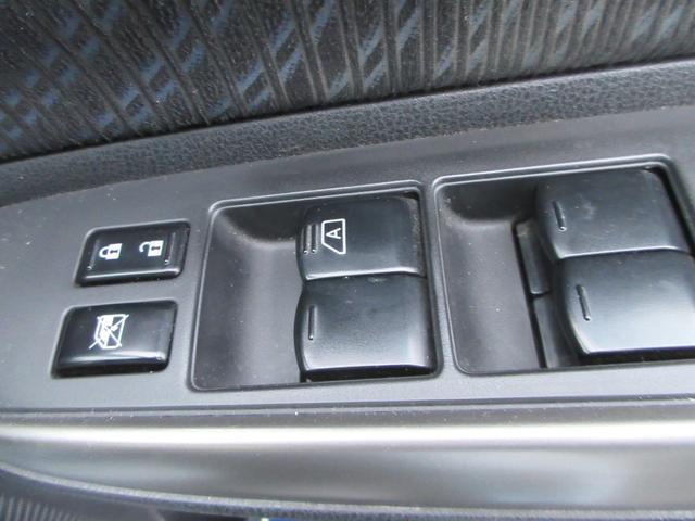 ノート メダリスト　ユーザー下取り車　禁煙車　純正ＳＤナビ　Ｂｌｕｅｔｏｏｔｈ接続　バックモニター　アラウンドビューモニター　フルセグＴＶ　ＣＤ／ＤＶＤ再生　ＥＴＣ　衝突安全ボディー　盗難防止システム　エアバッグ（21枚目）