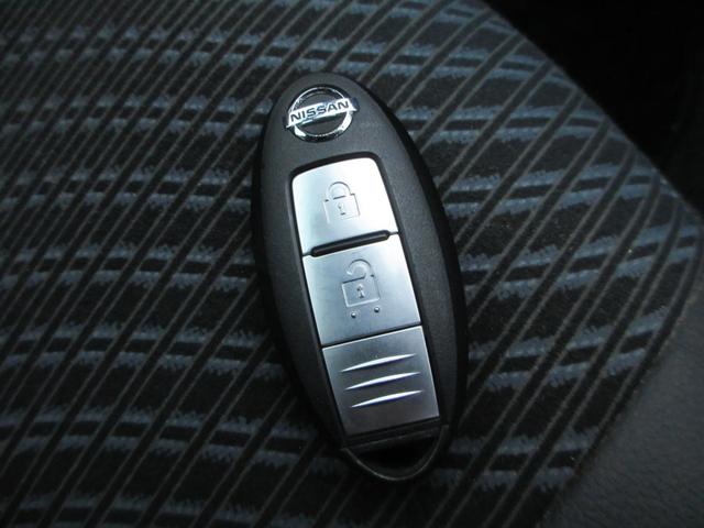 ノート メダリスト　ユーザー下取り車　禁煙車　純正ＳＤナビ　Ｂｌｕｅｔｏｏｔｈ接続　バックモニター　アラウンドビューモニター　フルセグＴＶ　ＣＤ／ＤＶＤ再生　ＥＴＣ　衝突安全ボディー　盗難防止システム　エアバッグ（30枚目）