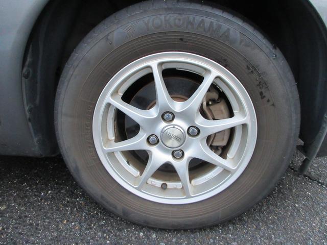 ノート メダリスト　ユーザー下取り車　禁煙車　純正ＳＤナビ　Ｂｌｕｅｔｏｏｔｈ接続　バックモニター　アラウンドビューモニター　フルセグＴＶ　ＣＤ／ＤＶＤ再生　ＥＴＣ　衝突安全ボディー　盗難防止システム　エアバッグ（31枚目）