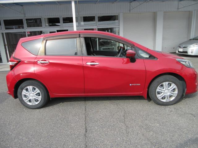 ノート ｅ－パワー　Ｘ　全国１年保証　純正ＣＤオーディオ　前後ドラレコ　デジタルインナーミラー　バックモニター　ＥＴＣ　オートライト／ＡＣ　衝突被害軽減システム　盗難防止システム　衝突安全ボディー　運転席・助手席エアバッグ（11枚目）