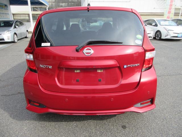 ノート ｅ－パワー　Ｘ　全国１年保証　純正ＣＤオーディオ　前後ドラレコ　デジタルインナーミラー　バックモニター　ＥＴＣ　オートライト／ＡＣ　衝突被害軽減システム　盗難防止システム　衝突安全ボディー　運転席・助手席エアバッグ（14枚目）