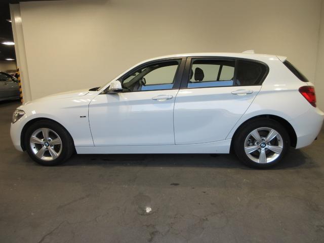 １シリーズ １１６ｉ　スポーツ　ユーザー下取車　禁煙車　純正ナビ　Ｂｌｕｅｔｏｏｔｈ接続　バックモニター　前方ドラレコ　ＣＤ／ＤＶＤ再生　ステアリングリモコン　オートライト／ＡＣ　盗難防止システム　運転席・助手席エアバッグ（12枚目）