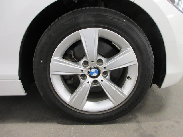 １シリーズ １１６ｉ　スポーツ　ユーザー下取車　禁煙車　純正ナビ　Ｂｌｕｅｔｏｏｔｈ接続　バックモニター　前方ドラレコ　ＣＤ／ＤＶＤ再生　ステアリングリモコン　オートライト／ＡＣ　盗難防止システム　運転席・助手席エアバッグ（32枚目）