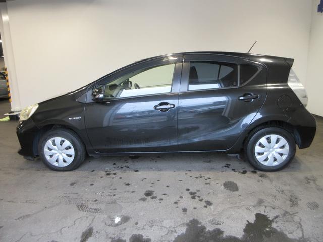 アクア L 全国1年保証 禁煙車 社外メモリーナビ ワンセグTV バックモニター ETC CD/USB 衝突安全ボディー 運転席・助手席エアバッグ(12枚目)