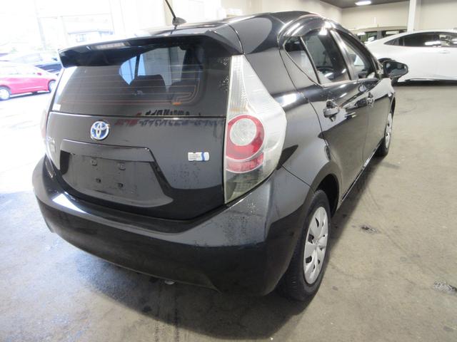 アクア L 全国1年保証 禁煙車 社外メモリーナビ ワンセグTV バックモニター ETC CD/USB 衝突安全ボディー 運転席・助手席エアバッグ(13枚目)