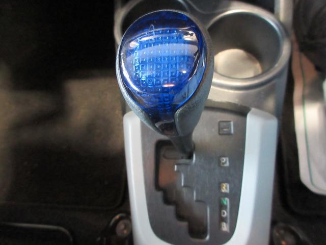 アクア L 全国1年保証 禁煙車 社外メモリーナビ ワンセグTV バックモニター ETC CD/USB 衝突安全ボディー 運転席・助手席エアバッグ(27枚目)