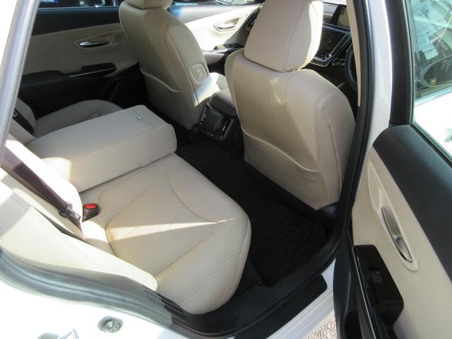 クラウンハイブリッド S Cパッケージ 全国1年保証 純正ナビ BLUETOOTH接続 パノラミックビューモニター プリクラッシュブレーキ 車線逸脱警報装置 横滑り防止装置 LEDヘッドライト プッシュスタート 純正アルミ ドラレコ(19枚目)