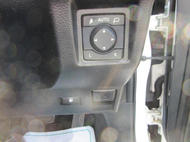 クラウンハイブリッド S Cパッケージ 全国1年保証 純正ナビ BLUETOOTH接続 パノラミックビューモニター プリクラッシュブレーキ 車線逸脱警報装置 横滑り防止装置 LEDヘッドライト プッシュスタート 純正アルミ ドラレコ(28枚目)