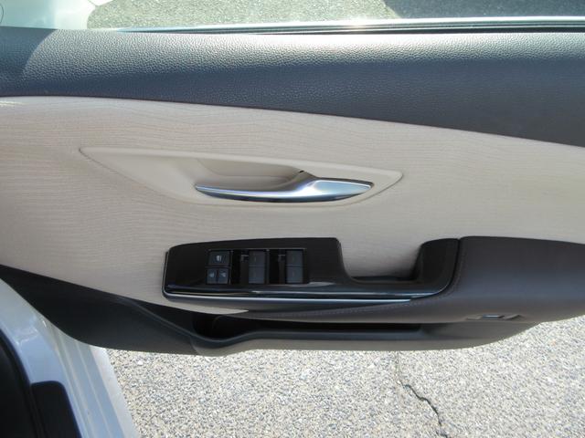 クラウンハイブリッド S Cパッケージ 全国1年保証 純正ナビ BLUETOOTH接続 パノラミックビューモニター プリクラッシュブレーキ 車線逸脱警報装置 横滑り防止装置 LEDヘッドライト プッシュスタート 純正アルミ ドラレコ(32枚目)