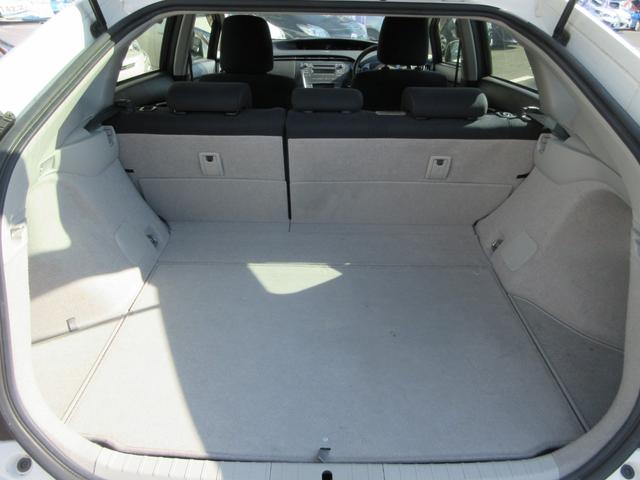 プリウス L 後期モデル 全国1年保証 純正CDオーディオ 横滑り防止装置 アイドリングストップ オートエアコン ABS プッシュスタート スマートキー 盗難警報装置 電動格納ミラー ETC付き(16枚目)