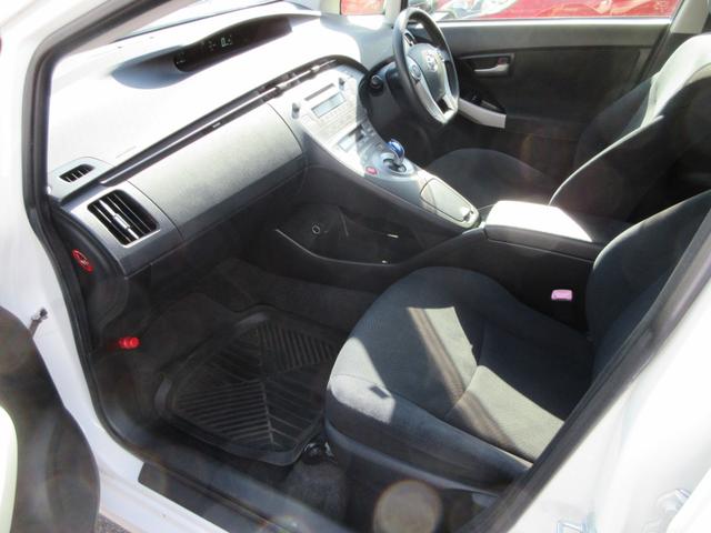 プリウス L 後期モデル 全国1年保証 純正CDオーディオ 横滑り防止装置 アイドリングストップ オートエアコン ABS プッシュスタート スマートキー 盗難警報装置 電動格納ミラー ETC付き(18枚目)